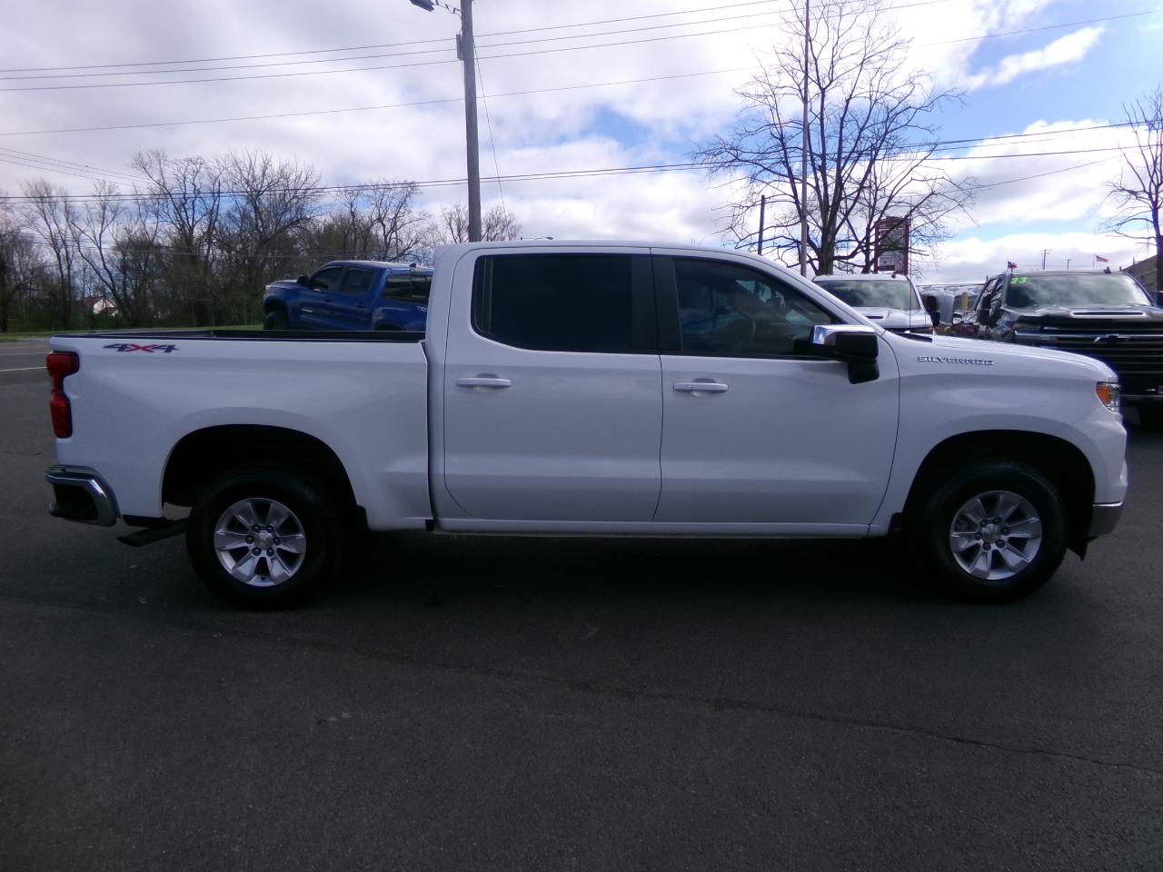 Chevrolet Silverado 1500 4WD Crew Cab 147" LT w/1LT 2022