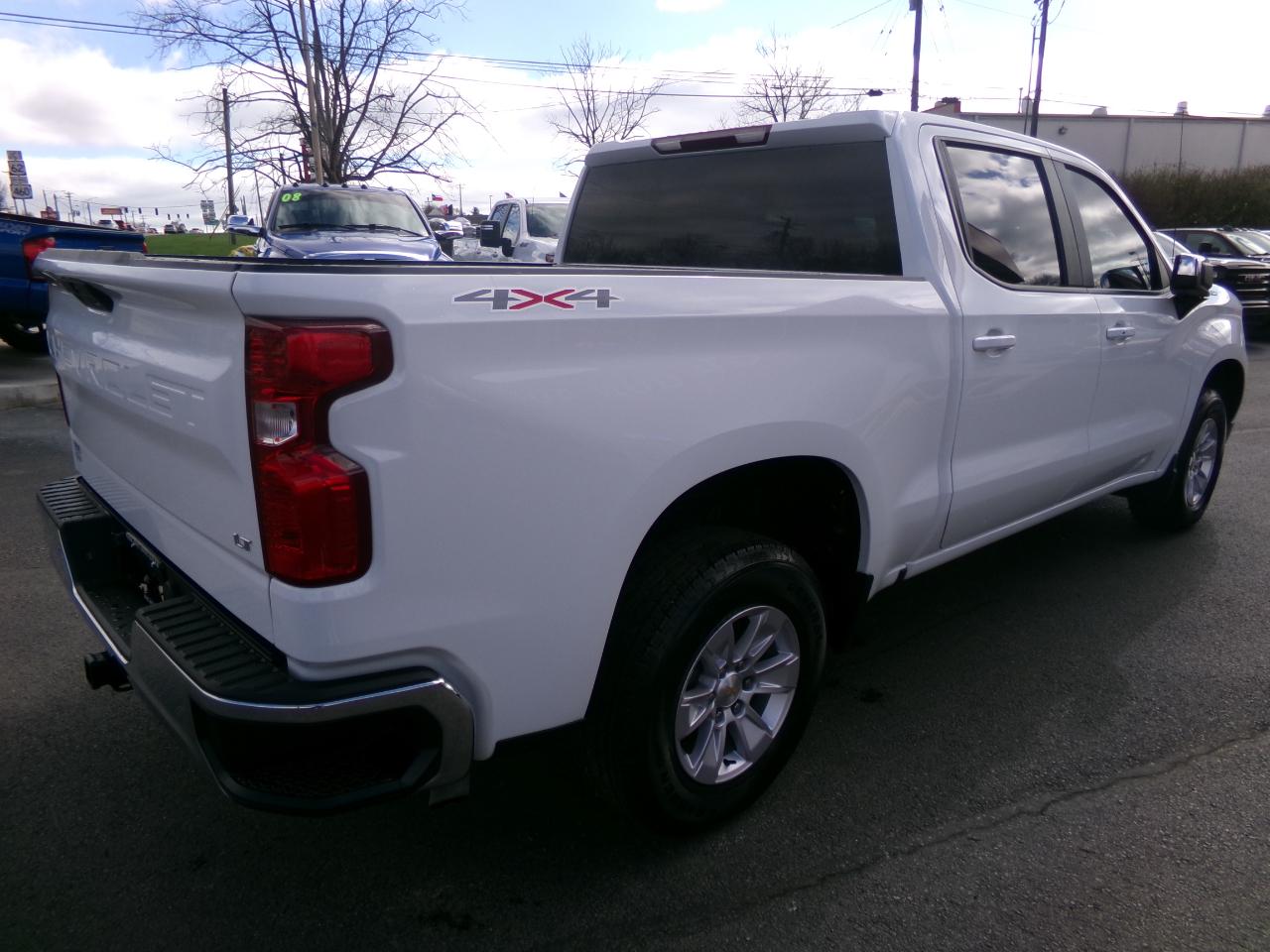 Chevrolet Silverado 1500 4WD Crew Cab 147" LT w/1LT 2022