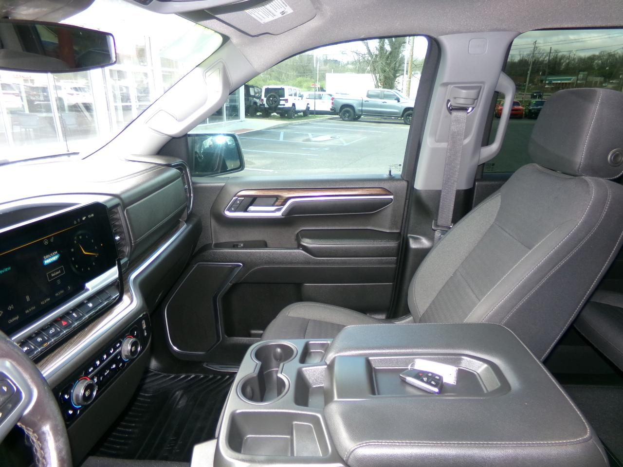 Chevrolet Silverado 1500 4WD Crew Cab 147" LT w/1LT 2022