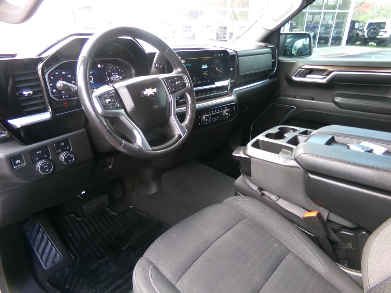 Chevrolet Silverado 1500 4WD Crew Cab 147" LT w/1LT 2022