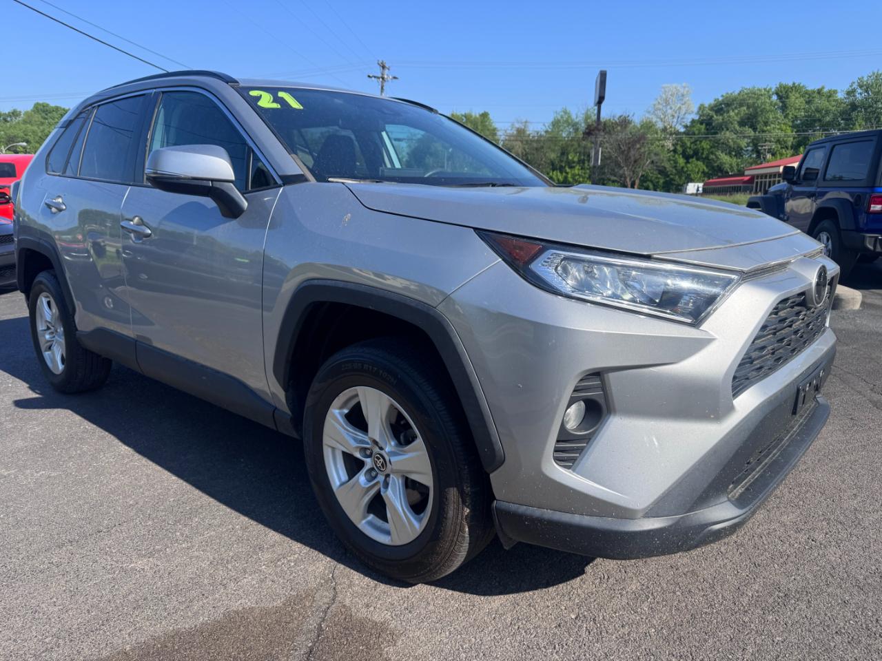 Toyota RAV4 XLE AWD (Natl) 2021