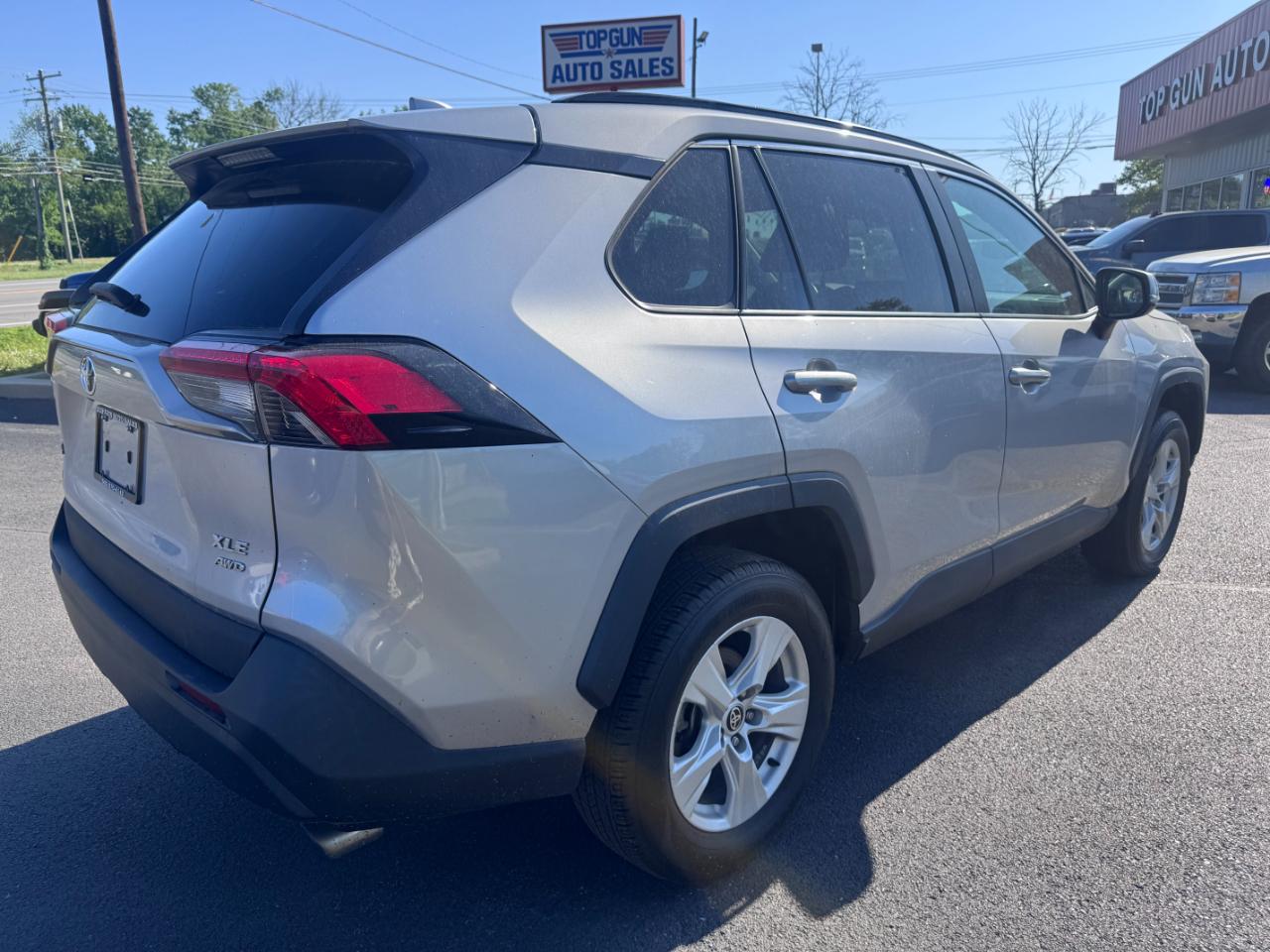 Toyota RAV4 XLE AWD (Natl) 2021
