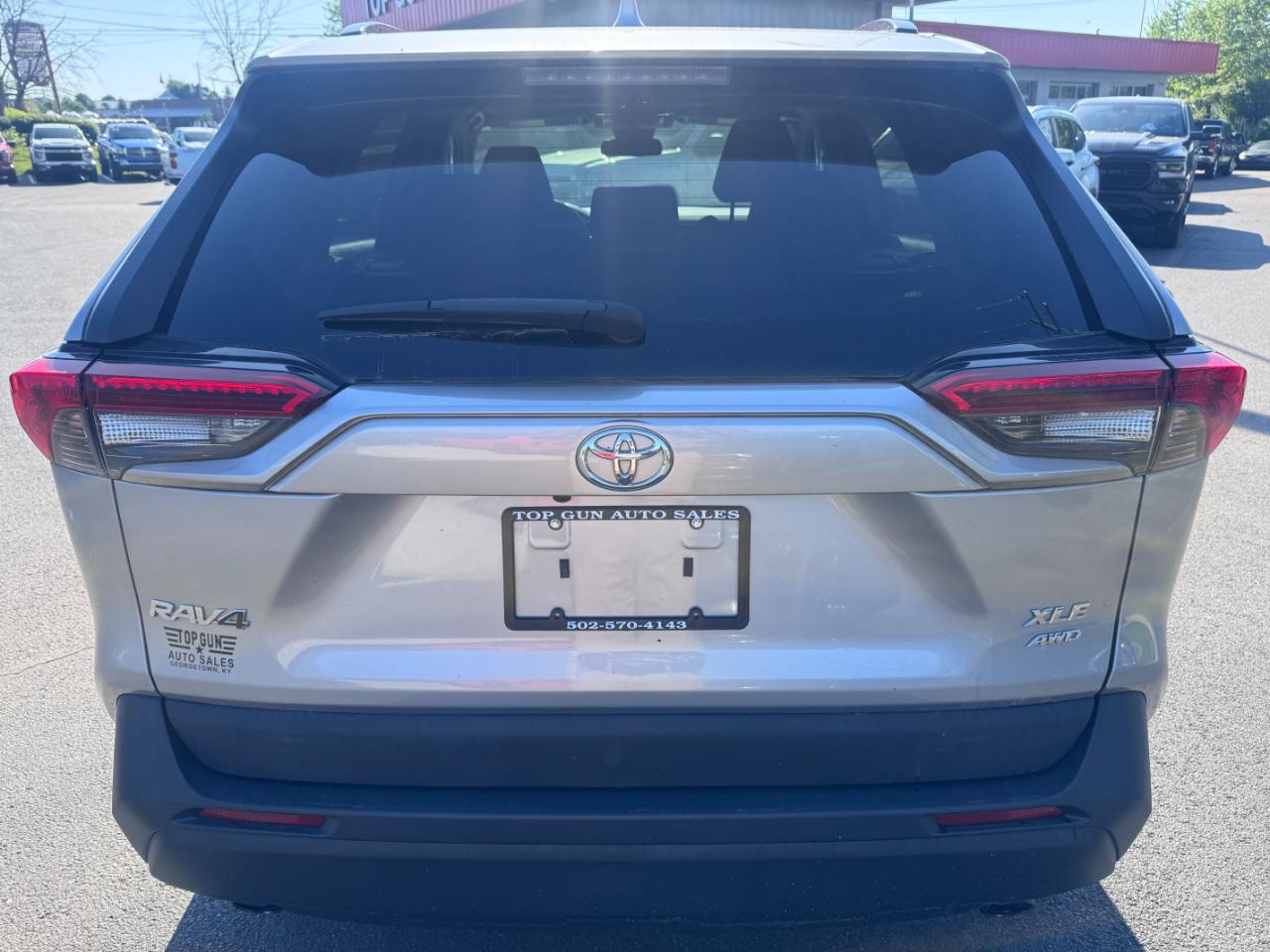 Toyota RAV4 XLE AWD (Natl) 2021