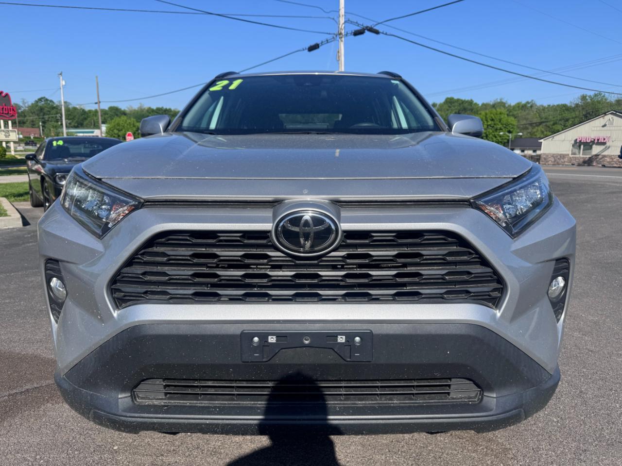 Toyota RAV4 XLE AWD (Natl) 2021