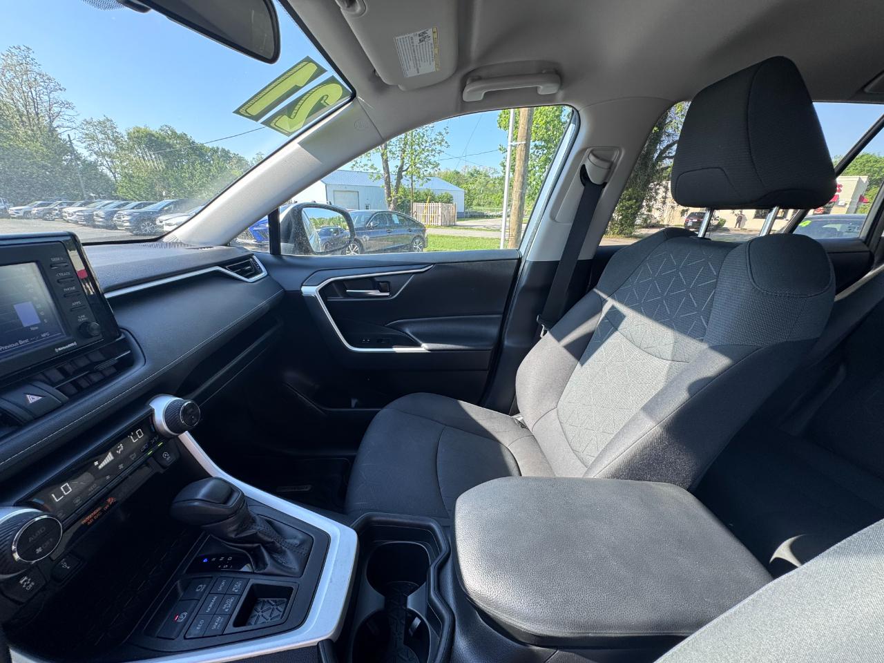 Toyota RAV4 XLE AWD (Natl) 2021