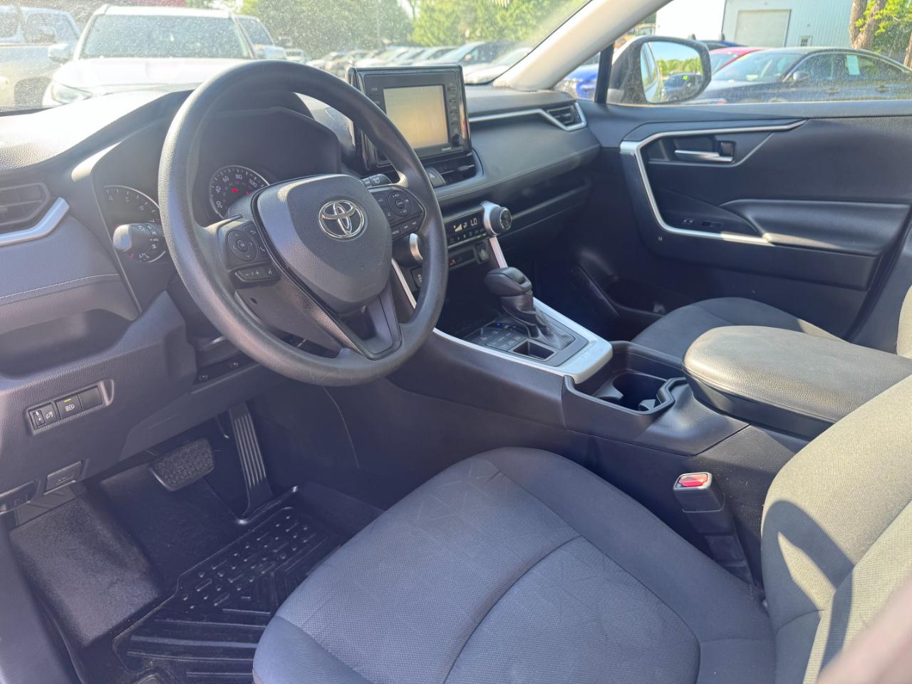 Toyota RAV4 XLE AWD (Natl) 2021