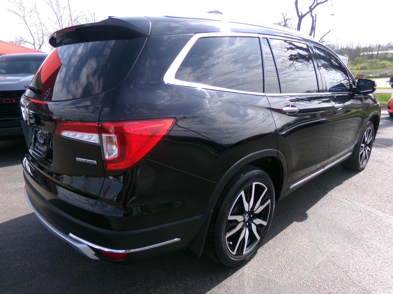 Honda Pilot Touring 7-Passenger 2WD 2021