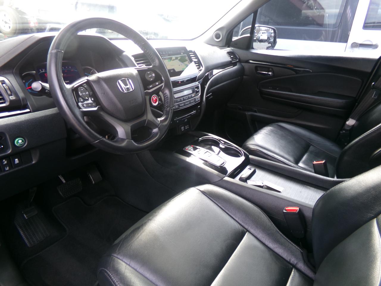 Honda Pilot Touring 7-Passenger 2WD 2021