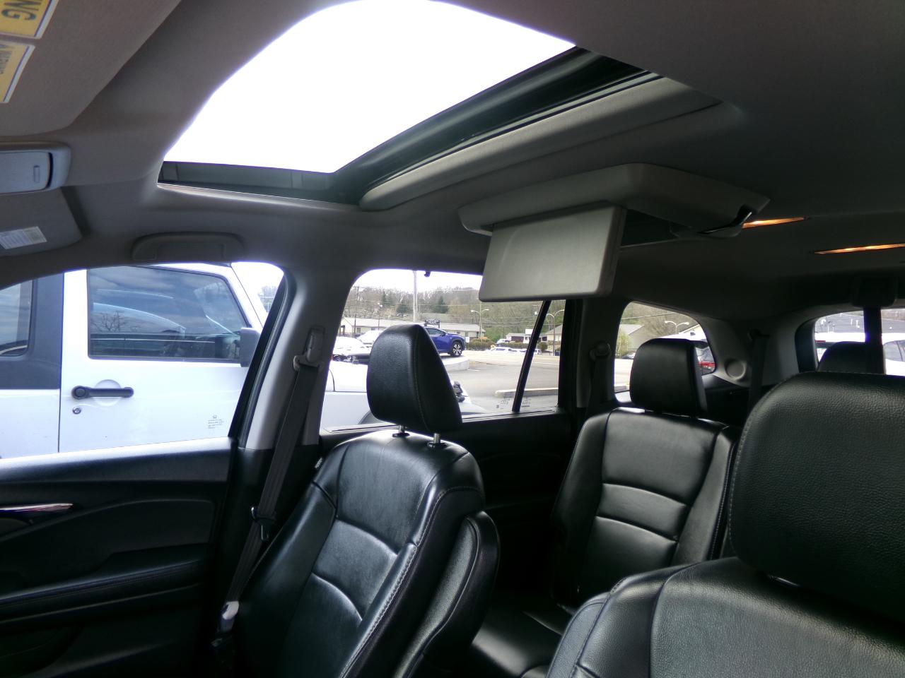 Honda Pilot Touring 7-Passenger 2WD 2021