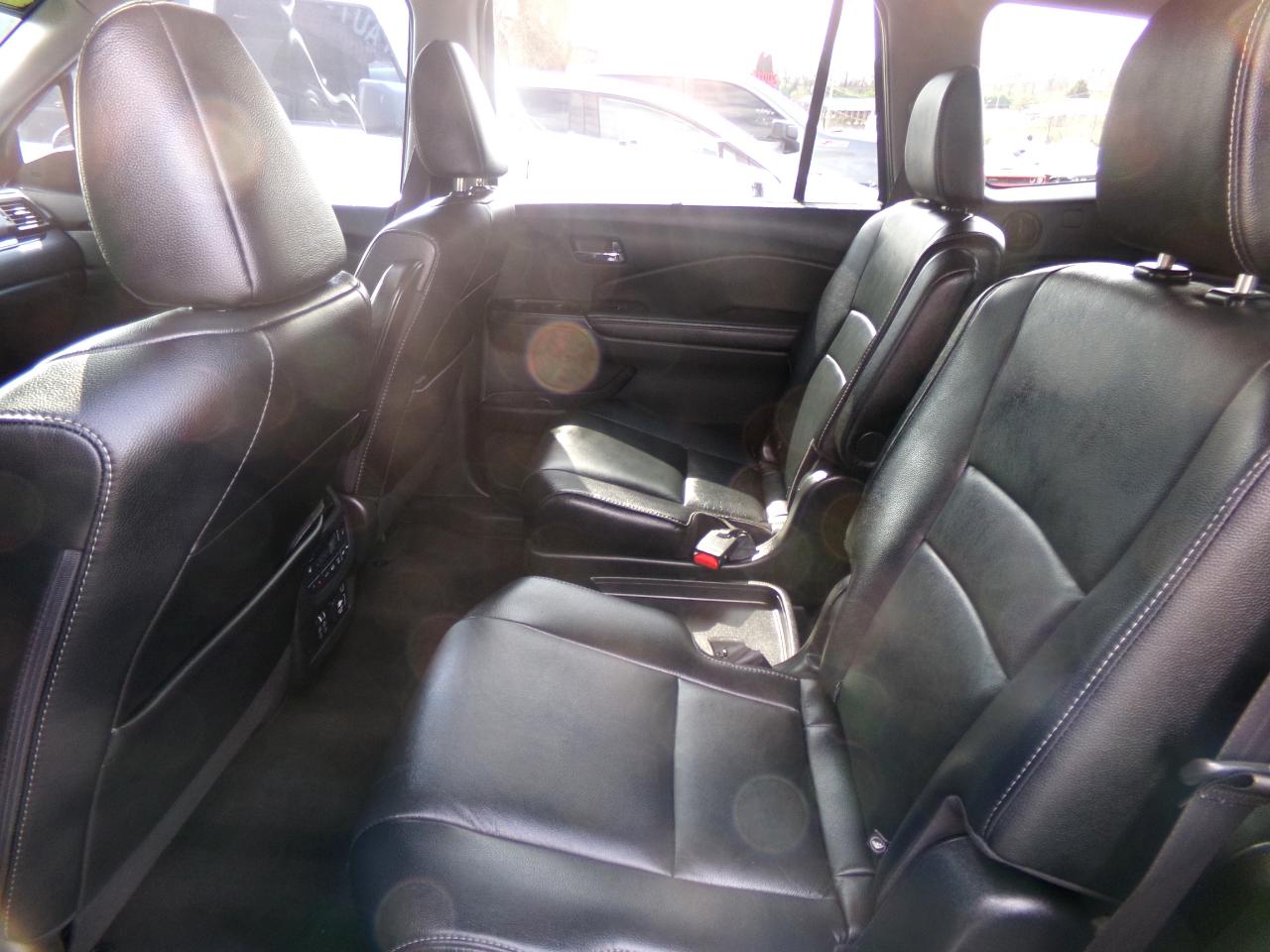 Honda Pilot Touring 7-Passenger 2WD 2021