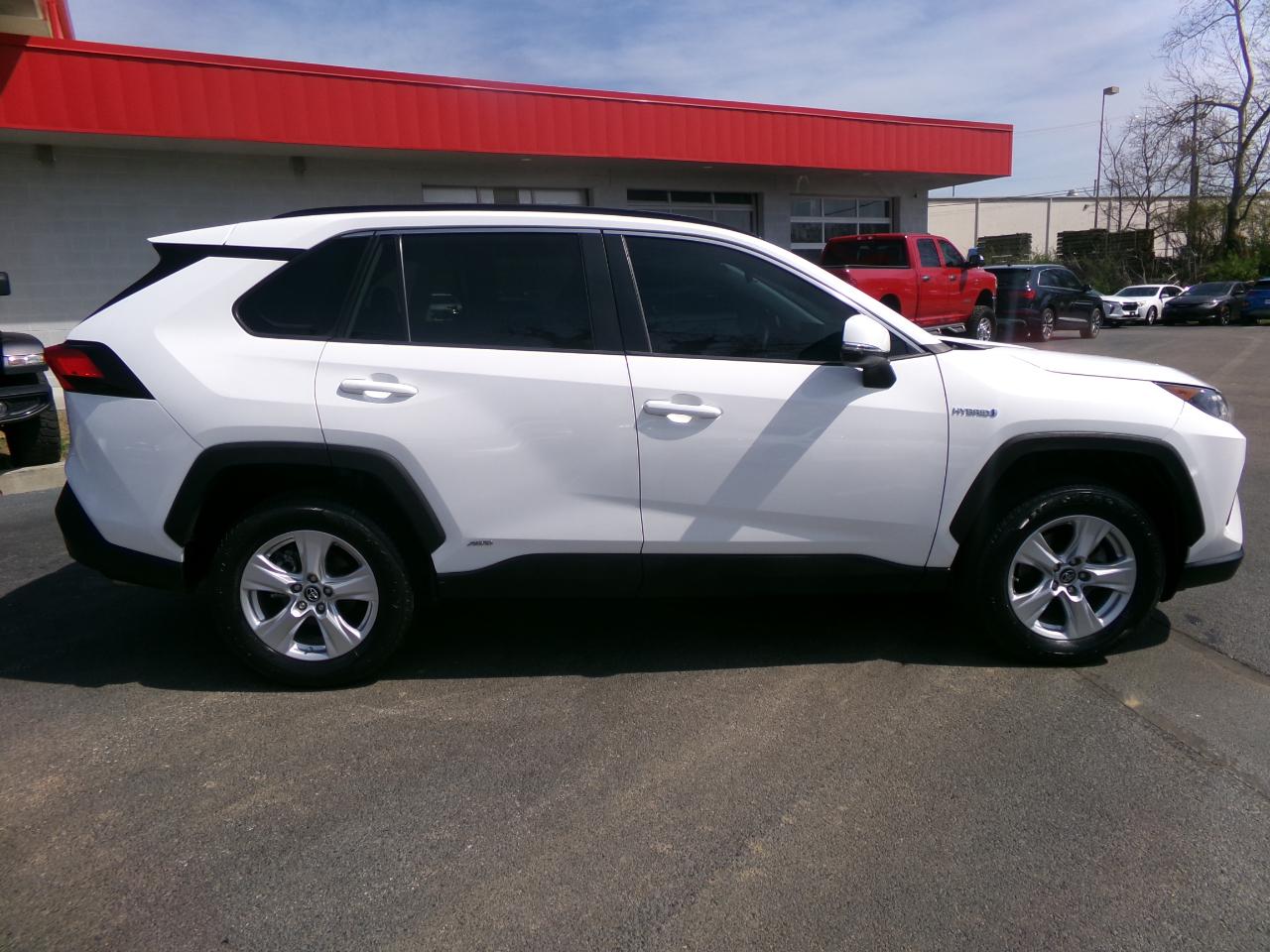 Toyota RAV4 Hybrid LE AWD (Natl) 2019