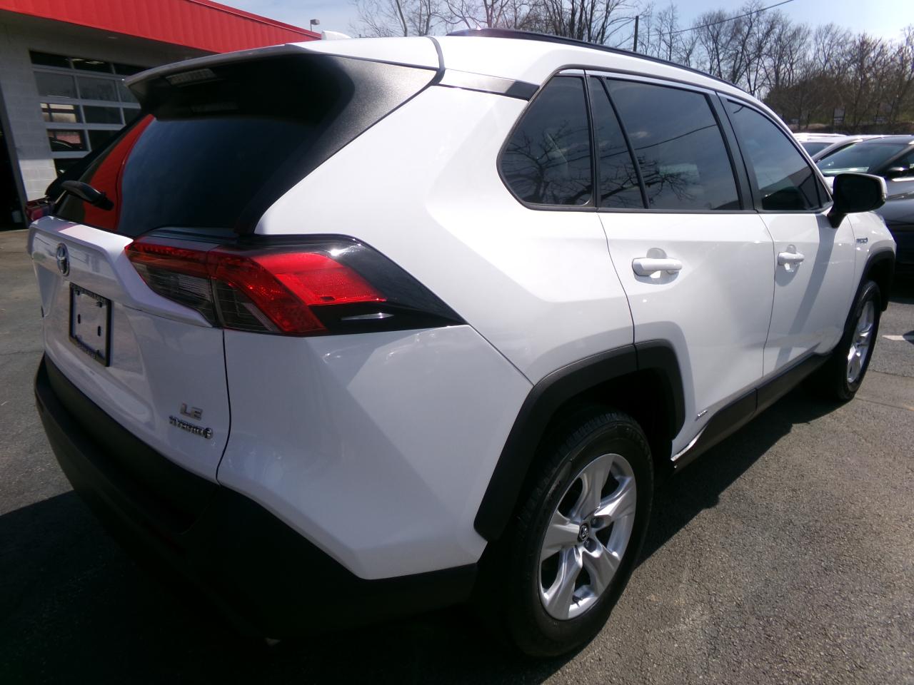 Toyota RAV4 Hybrid LE AWD (Natl) 2019
