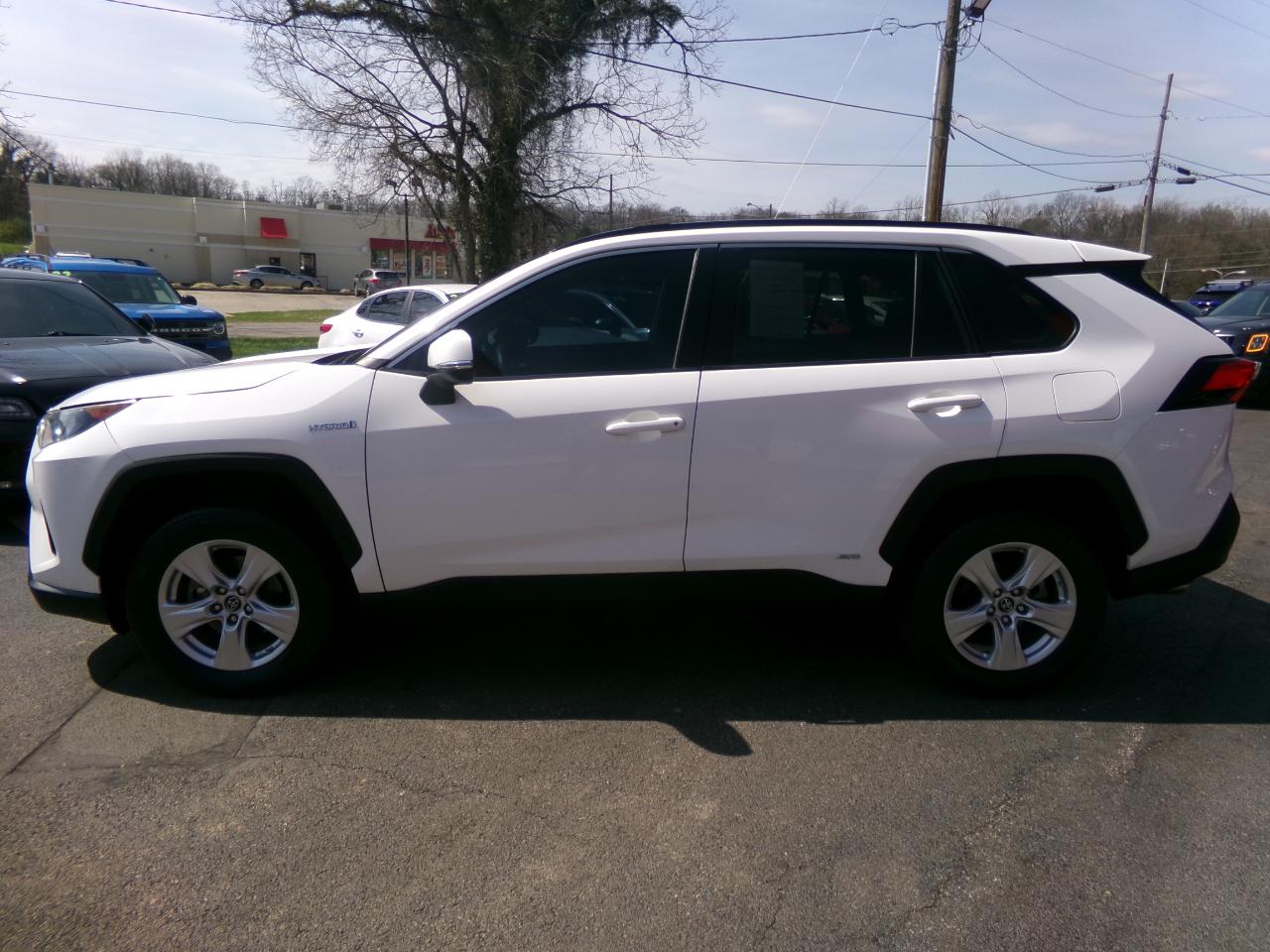 Toyota RAV4 Hybrid LE AWD (Natl) 2019