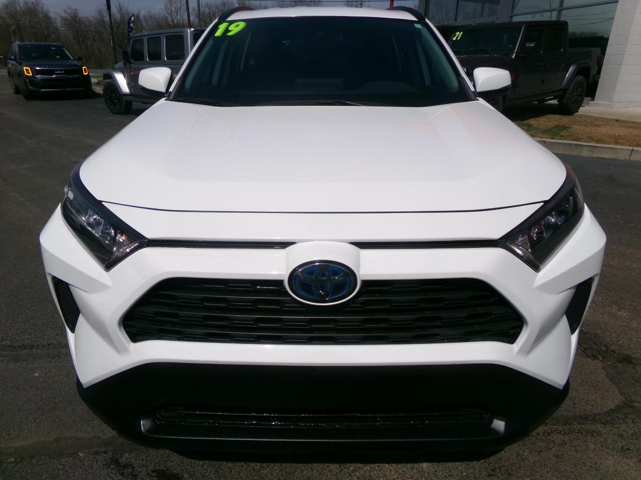 Toyota RAV4 Hybrid LE AWD (Natl) 2019