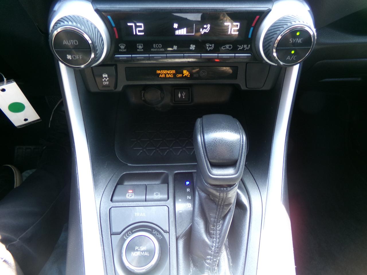 Toyota RAV4 Hybrid LE AWD (Natl) 2019