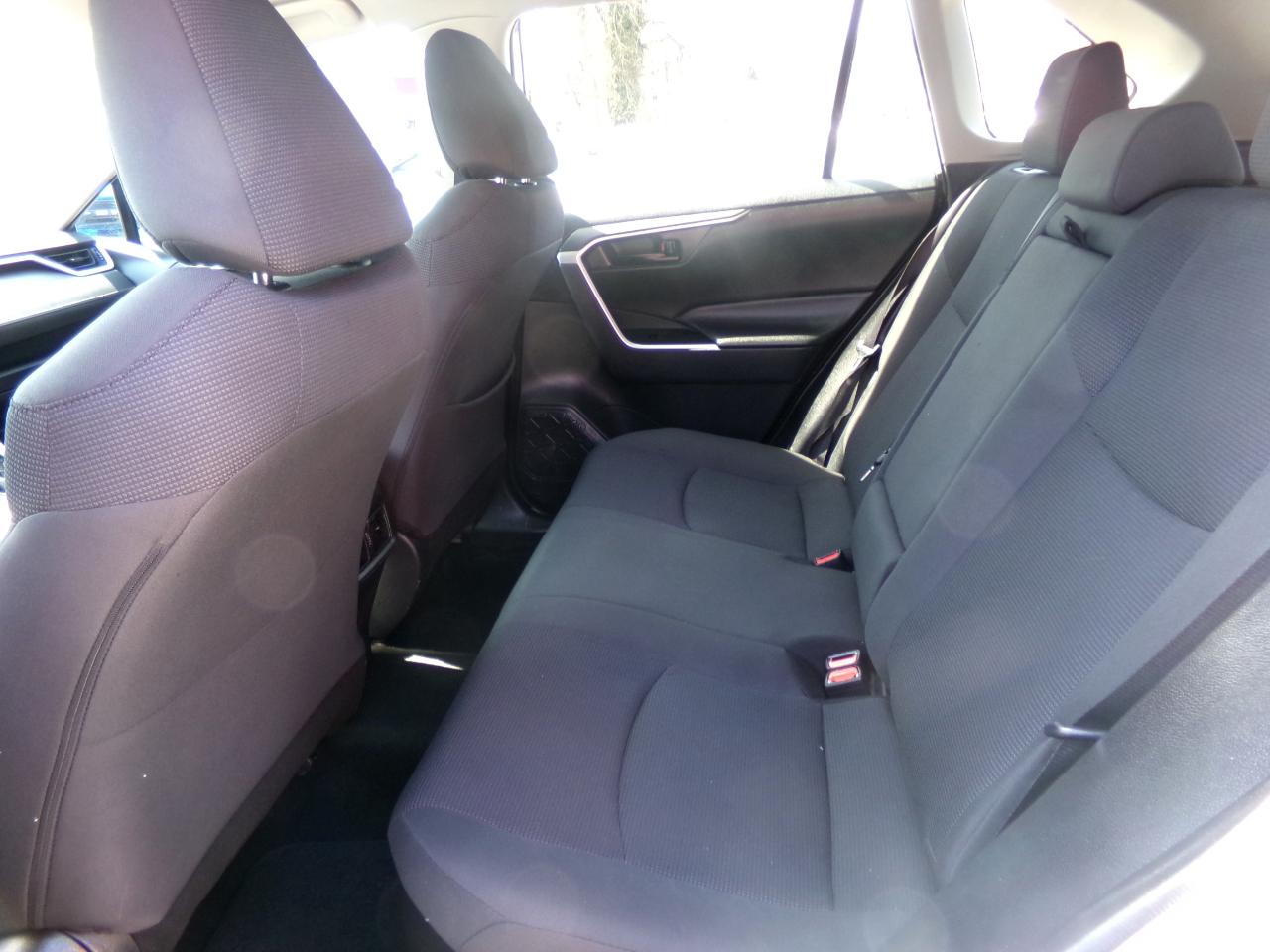 Toyota RAV4 Hybrid LE AWD (Natl) 2019