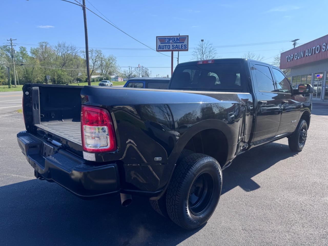 RAM 3500 Tradesman 4x4 Crew Cab 8' Box 2020
