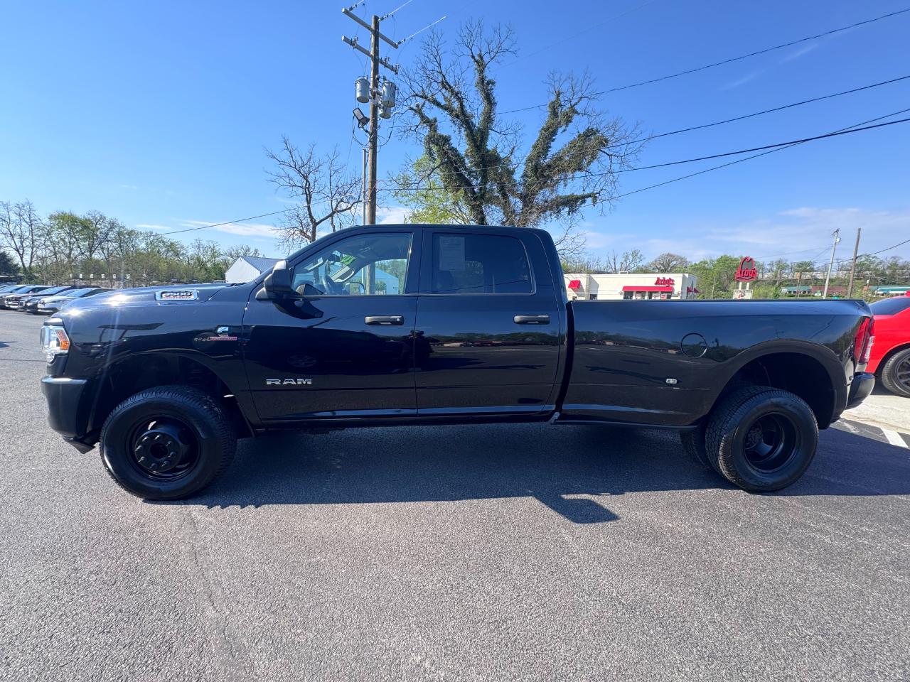 RAM 3500 Tradesman 4x4 Crew Cab 8' Box 2020