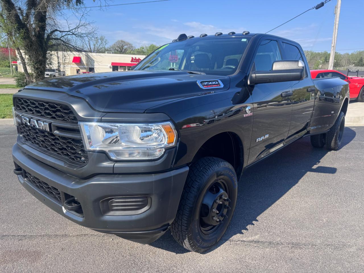 RAM 3500 Tradesman 4x4 Crew Cab 8' Box 2020