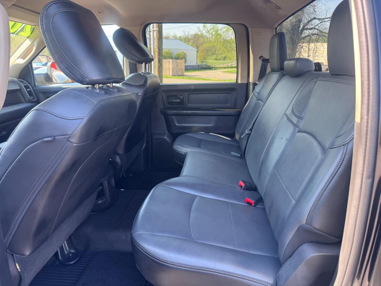 RAM 3500 Tradesman 4x4 Crew Cab 8' Box 2020