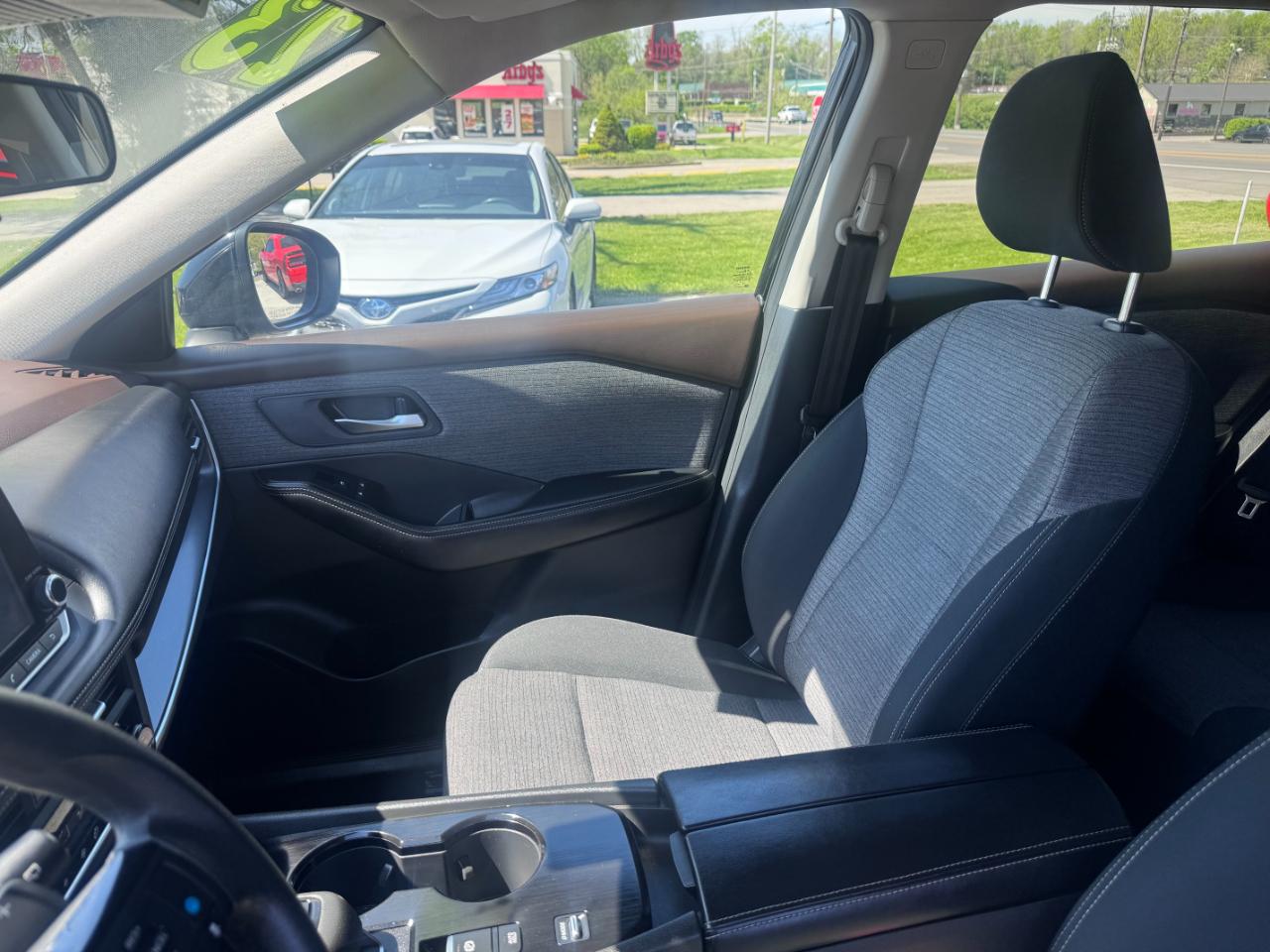 Nissan Rogue FWD SV 2023