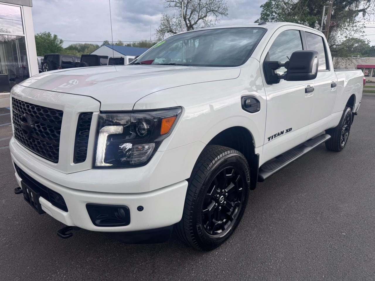 Nissan Titan XD 4x4 Diesel Crew Cab SV 2019