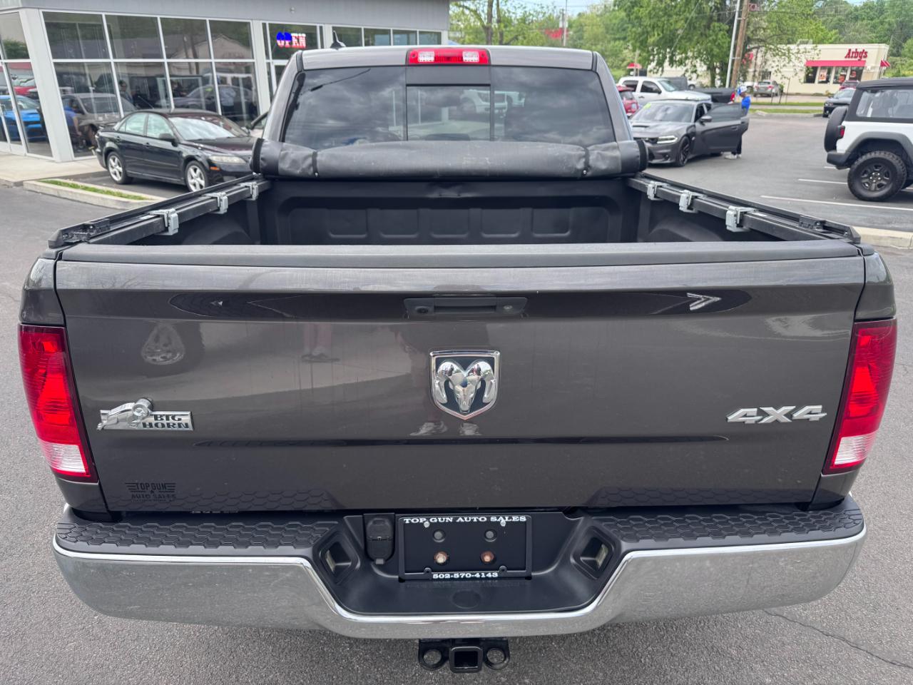 RAM 1500 4WD Crew Cab 140.5" Big Horn 2015