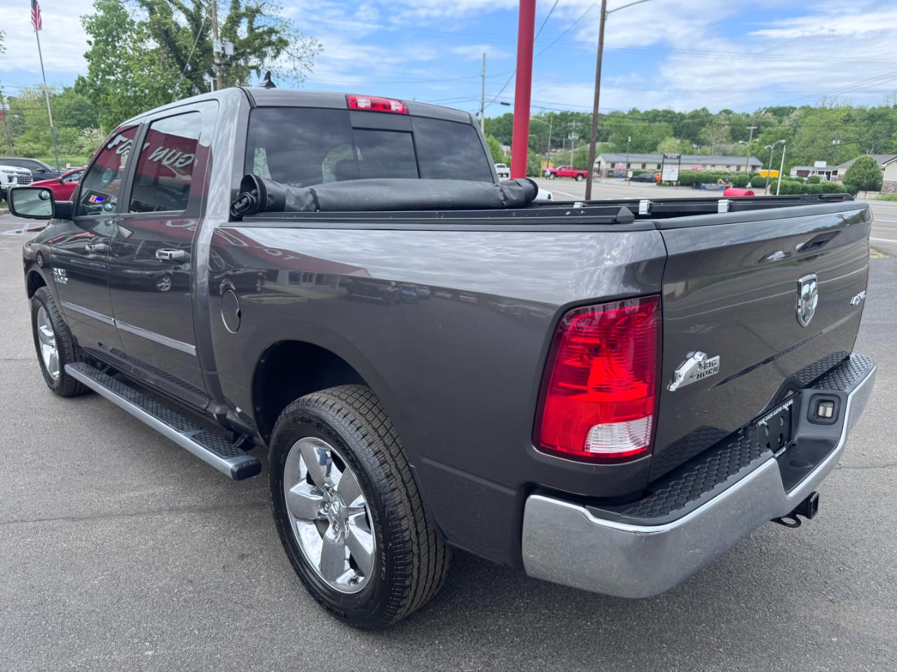 RAM 1500 4WD Crew Cab 140.5" Big Horn 2015