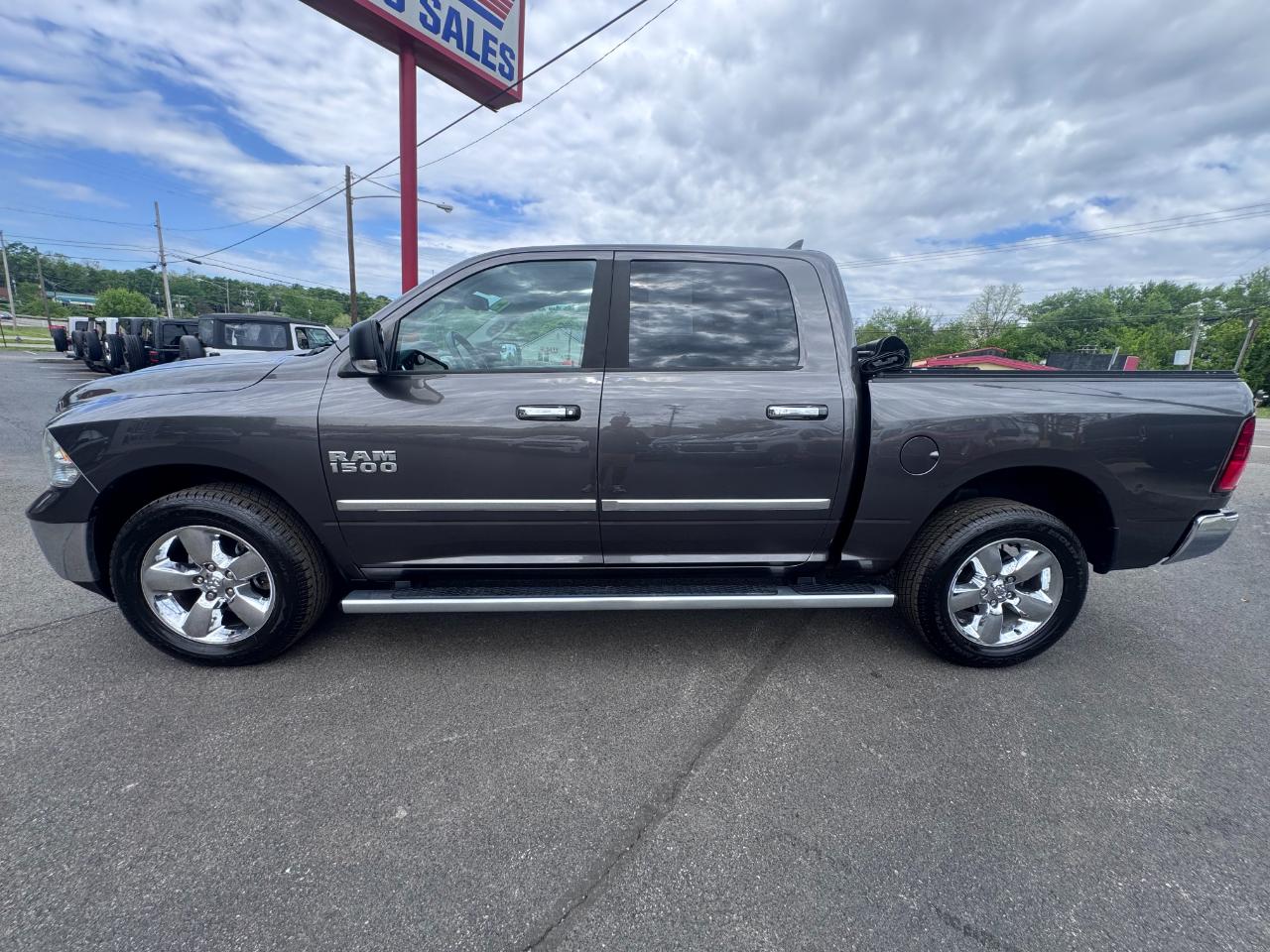 RAM 1500 4WD Crew Cab 140.5" Big Horn 2015