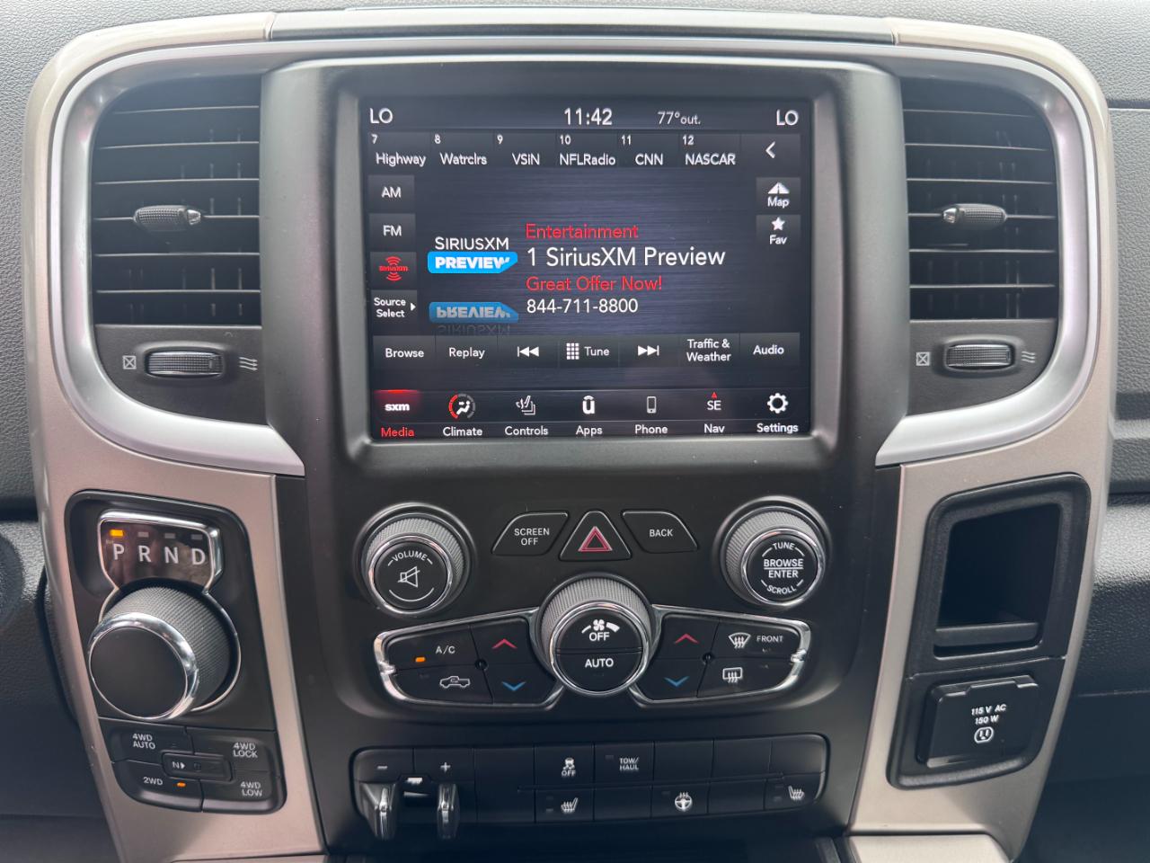 RAM 1500 4WD Crew Cab 140.5" Big Horn 2015