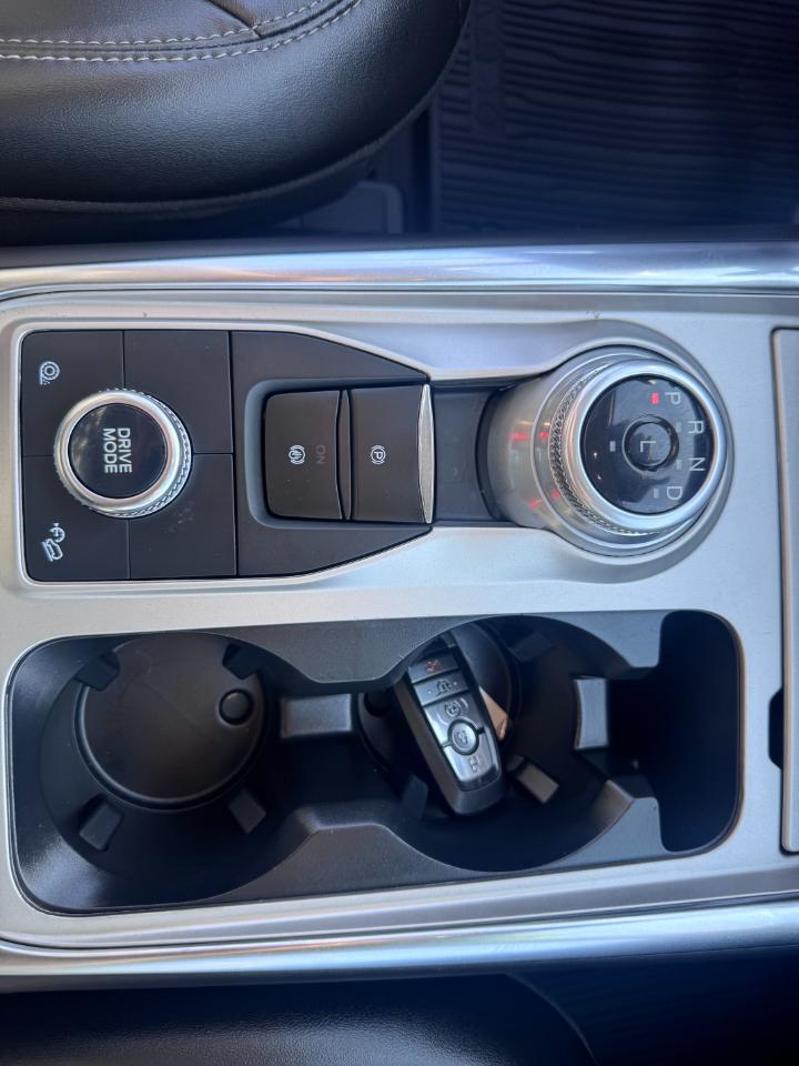 Ford Explorer XLT 4WD 2023