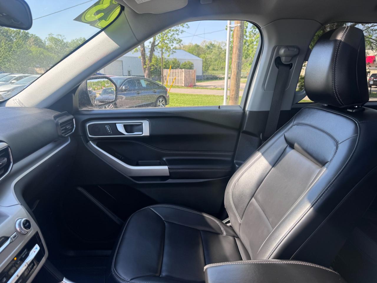 Ford Explorer XLT 4WD 2023