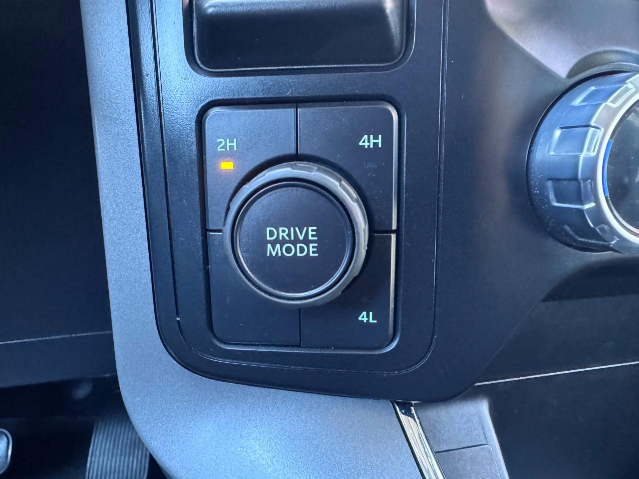 Ford F-150 XL 4WD SuperCrew 5.5' Box 2023