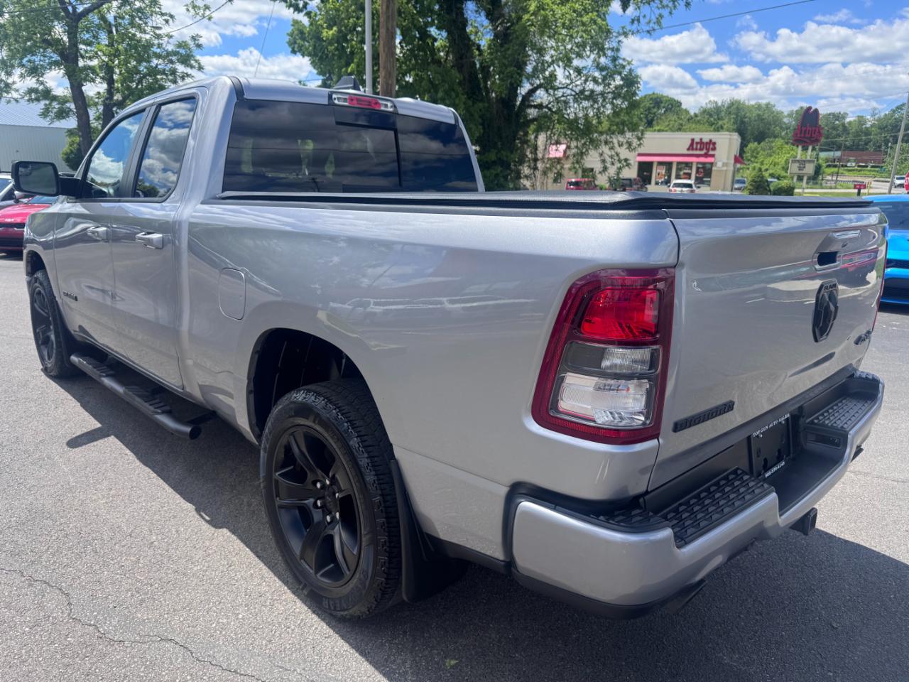 RAM 1500 Big Horn 4x4 Quad Cab 6'4" Box 2021