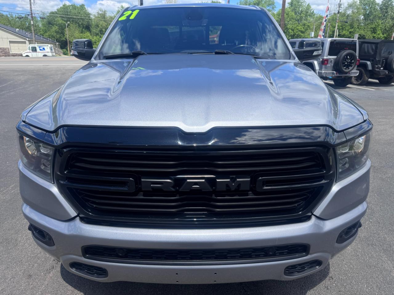 RAM 1500 Big Horn 4x4 Quad Cab 6'4" Box 2021