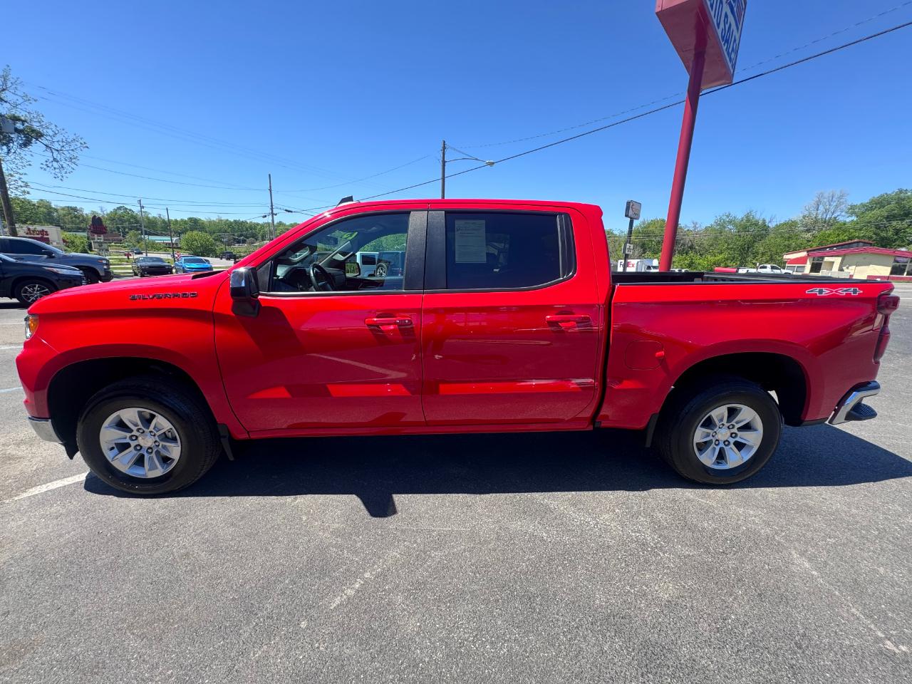 Chevrolet Silverado 1500 4WD Crew Cab 147" LT w/1LT 2023