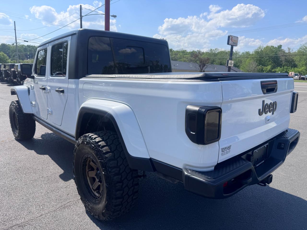 Jeep Gladiator Willys 4x4 2021