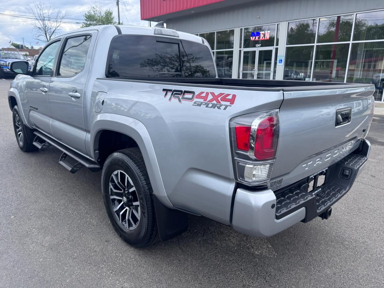 Toyota Tacoma 4WD SR Double Cab 5' Bed V6 AT (Natl) 2023