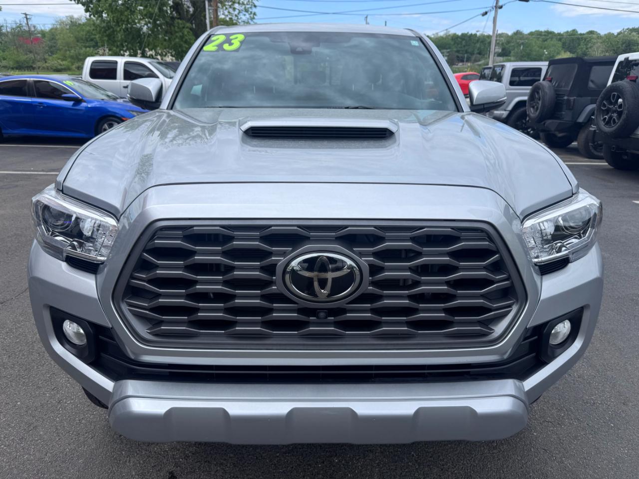 Toyota Tacoma 4WD SR Double Cab 5' Bed V6 AT (Natl) 2023