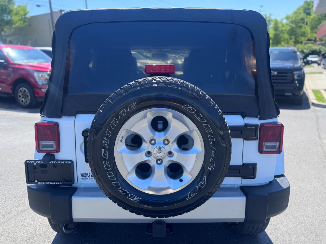 Jeep Wrangler Unlimited 4WD 4dr Sahara 2015