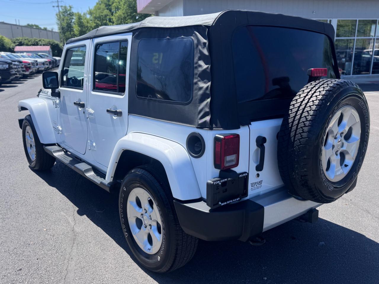 Jeep Wrangler Unlimited 4WD 4dr Sahara 2015