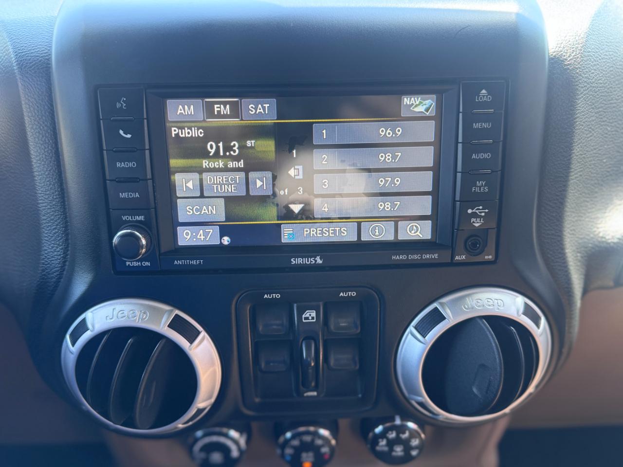 Jeep Wrangler Unlimited 4WD 4dr Sahara 2015