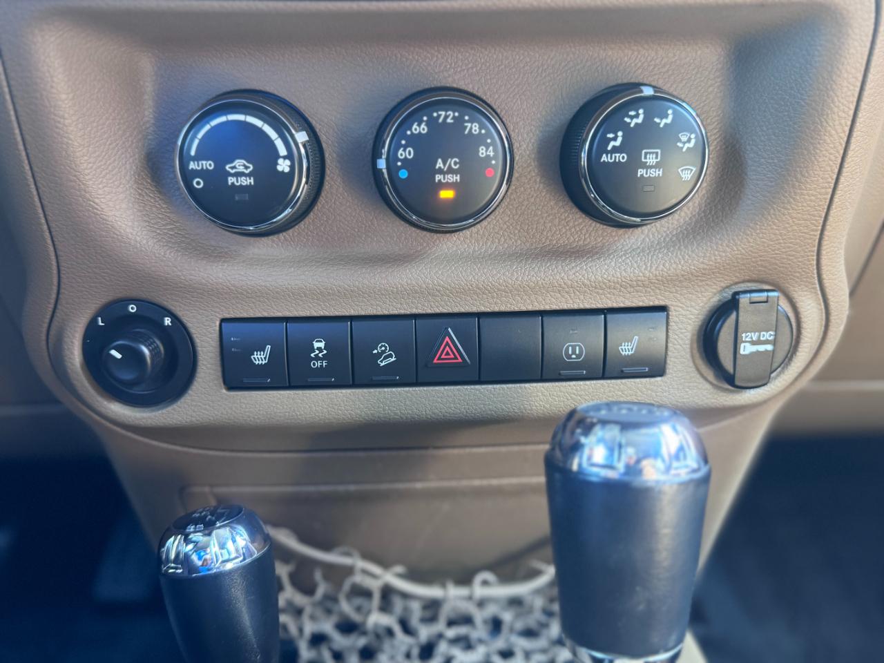 Jeep Wrangler Unlimited 4WD 4dr Sahara 2015