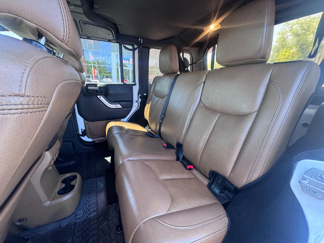 Jeep Wrangler Unlimited 4WD 4dr Sahara 2015
