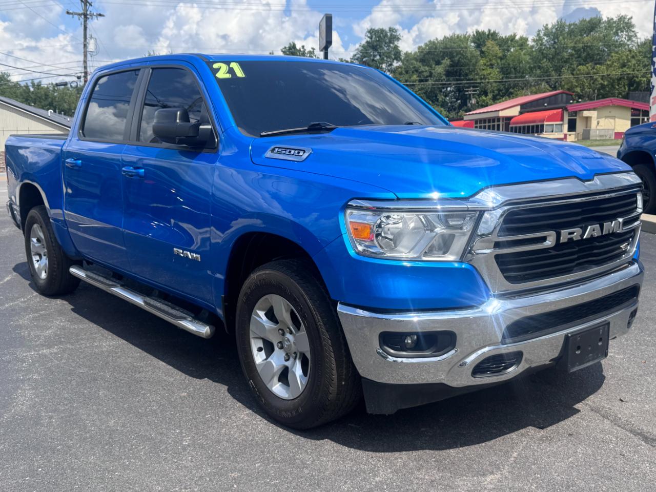 RAM 1500 Big Horn 4x4 Crew Cab 5'7" Box 2021