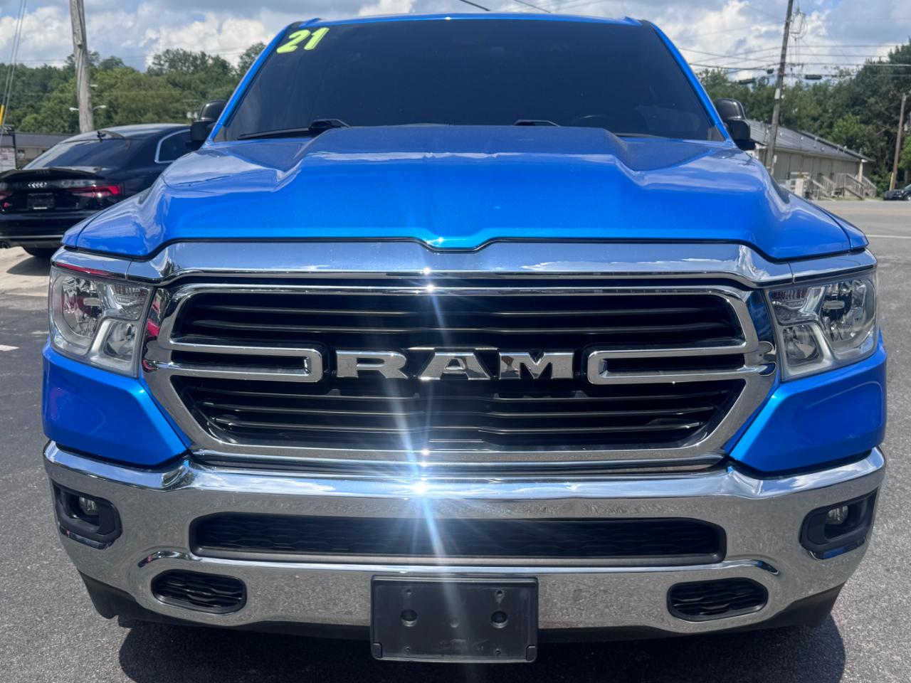 RAM 1500 Big Horn 4x4 Crew Cab 5'7" Box 2021
