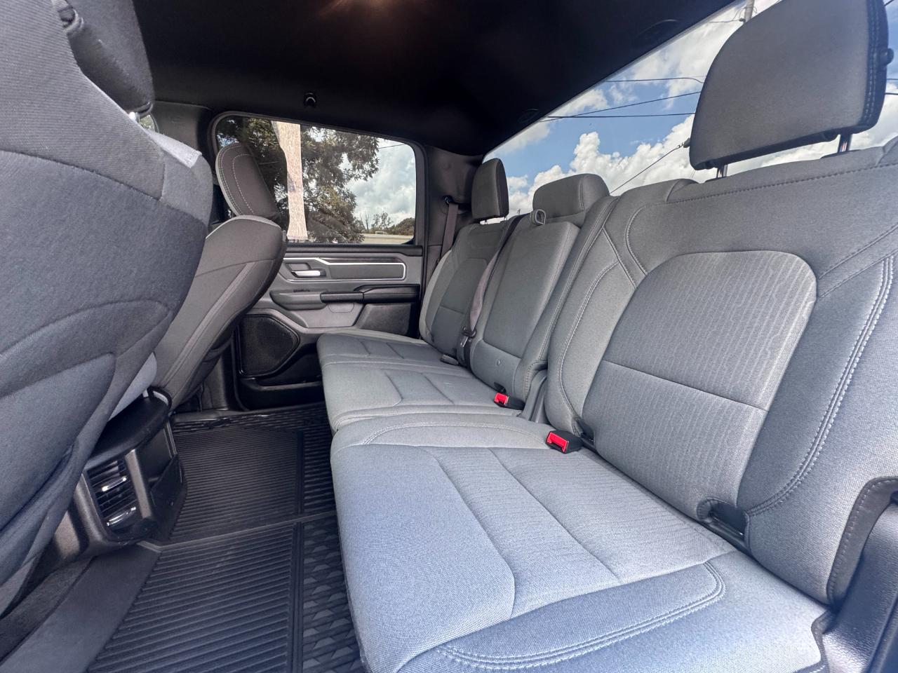 RAM 1500 Big Horn 4x4 Crew Cab 5'7" Box 2021