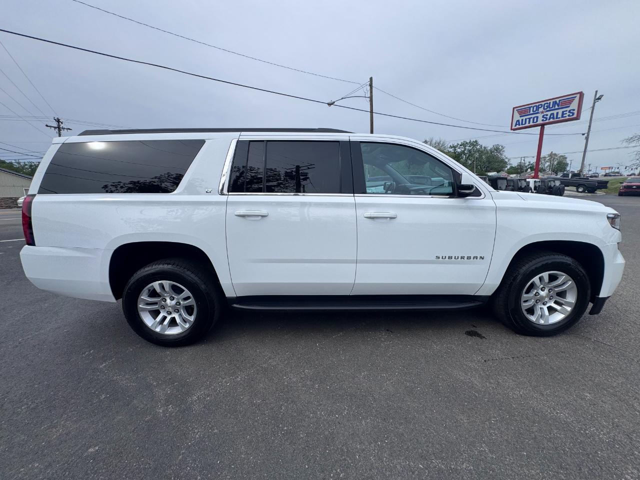 Chevrolet Suburban 4WD 4dr LT 2020