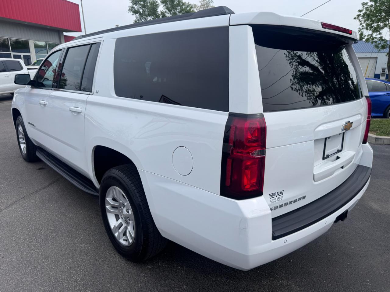Chevrolet Suburban 4WD 4dr LT 2020
