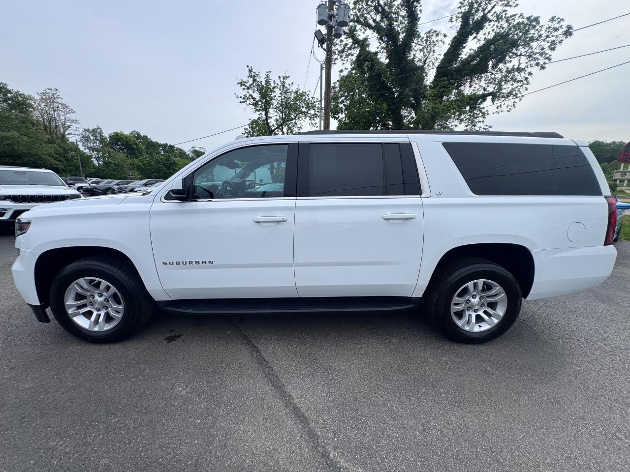 Chevrolet Suburban 4WD 4dr LT 2020